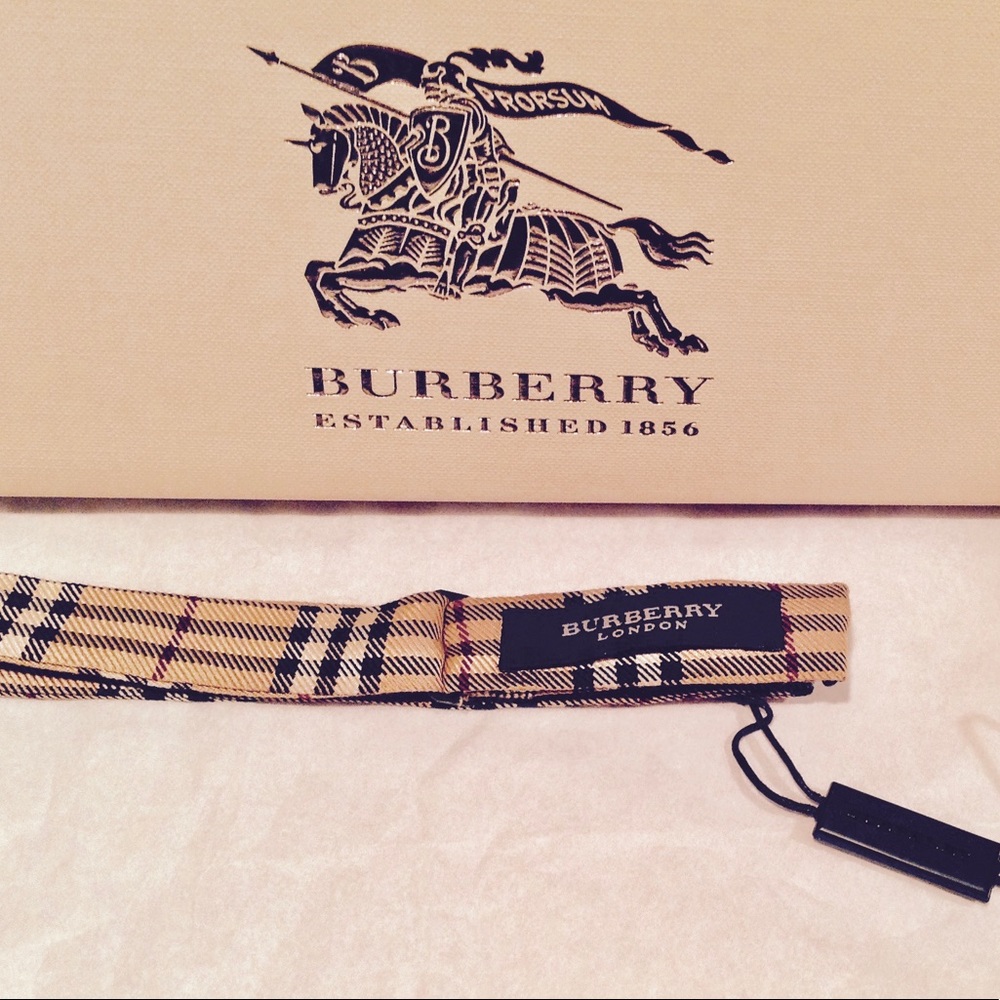 🎁TB HOLIDAY 26’🎁LEGENDARY🆕🔥💯ORIGINAL ICONIC BURBERRY NOVA CHECK BOW TIE SET🔥 - Picture 11 of 15